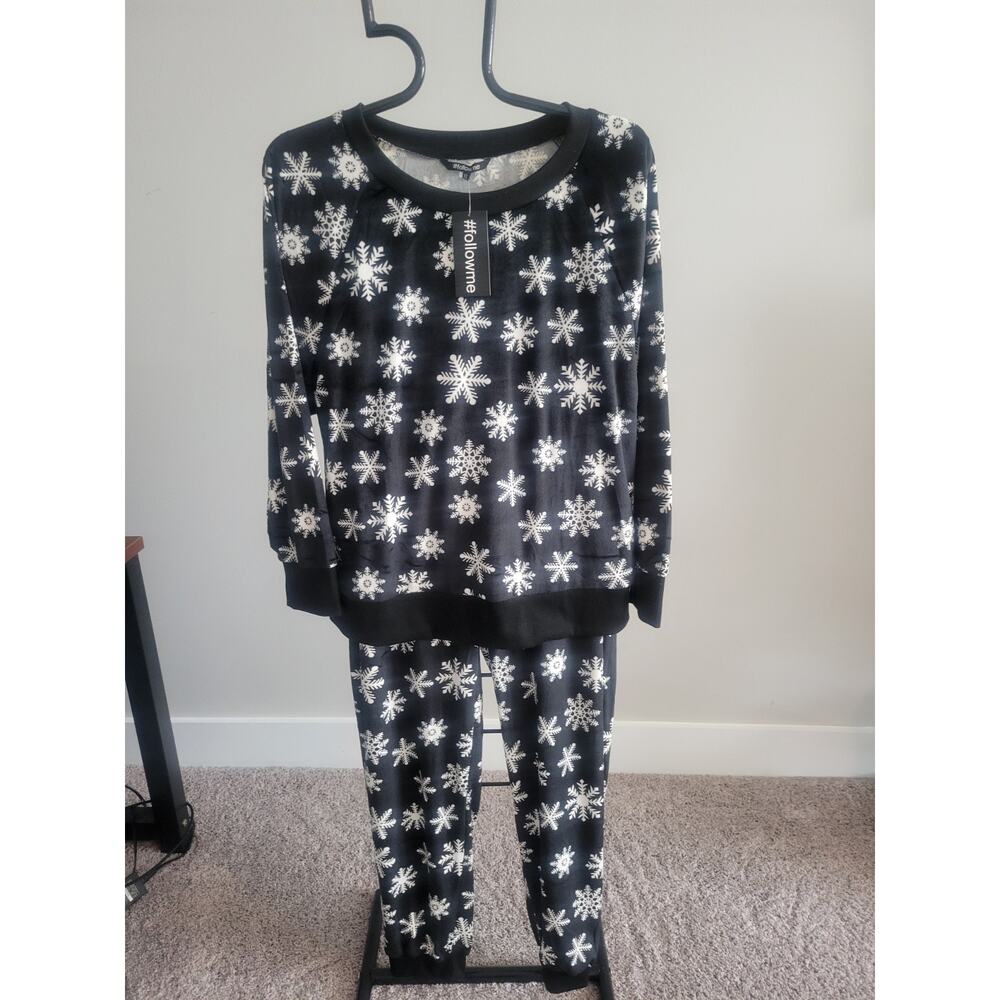 Follow Me Size XL Black Snowflake Lush Jersey Top & Jogger NWT